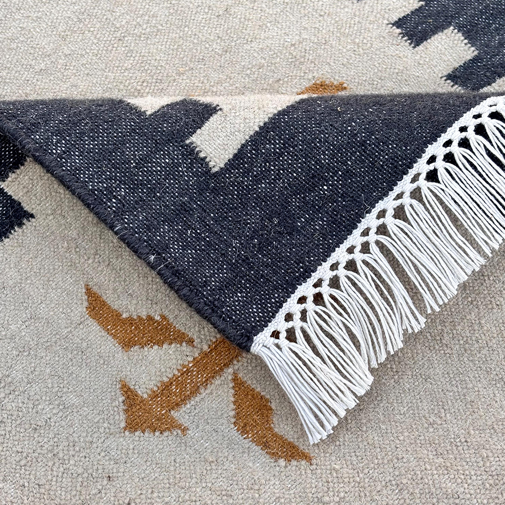 Handmade Multicolor Wool Vintage Dhurrie For Living